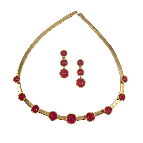 Gold and ruby bead 'Reflecteur' collar necklace and pair of earrings en suite by Cartier, Paris, with beaded gold semi-sphere motifs,